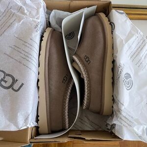UGG Tasman men’s size 7, EU 40, color - caribou